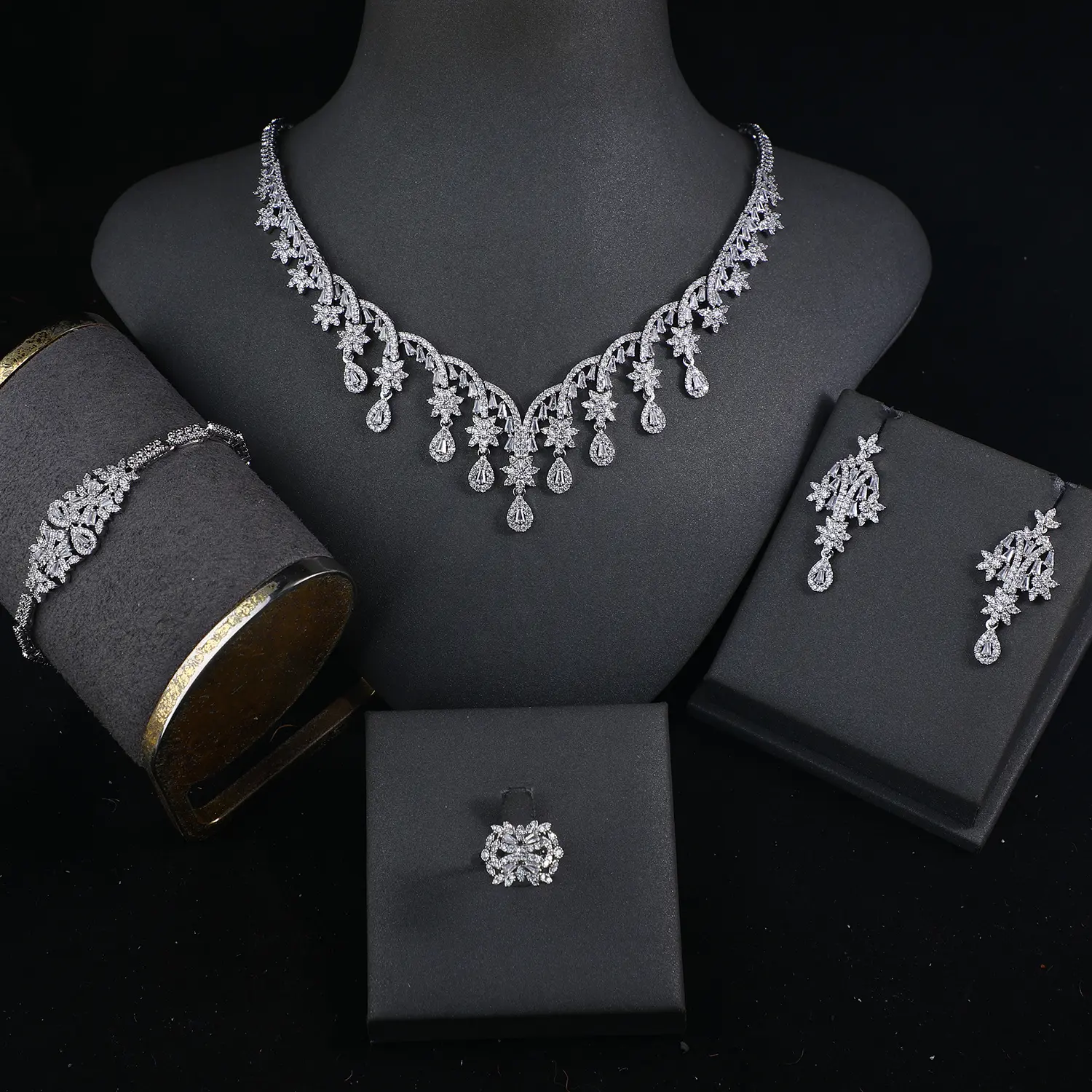 Wedding Jewellery & Ornaments